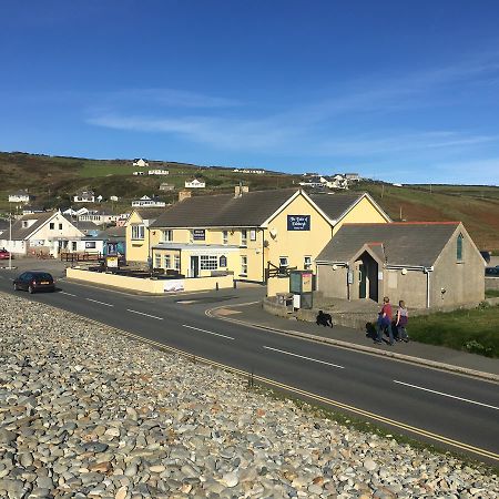 The Duke Of Edinburgh Inn Newgale Exterior photo