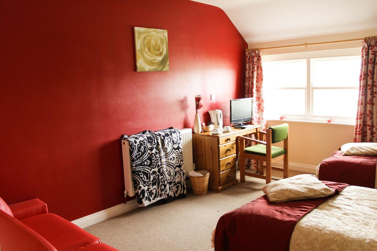 The Duke Of Edinburgh Inn Newgale Room photo